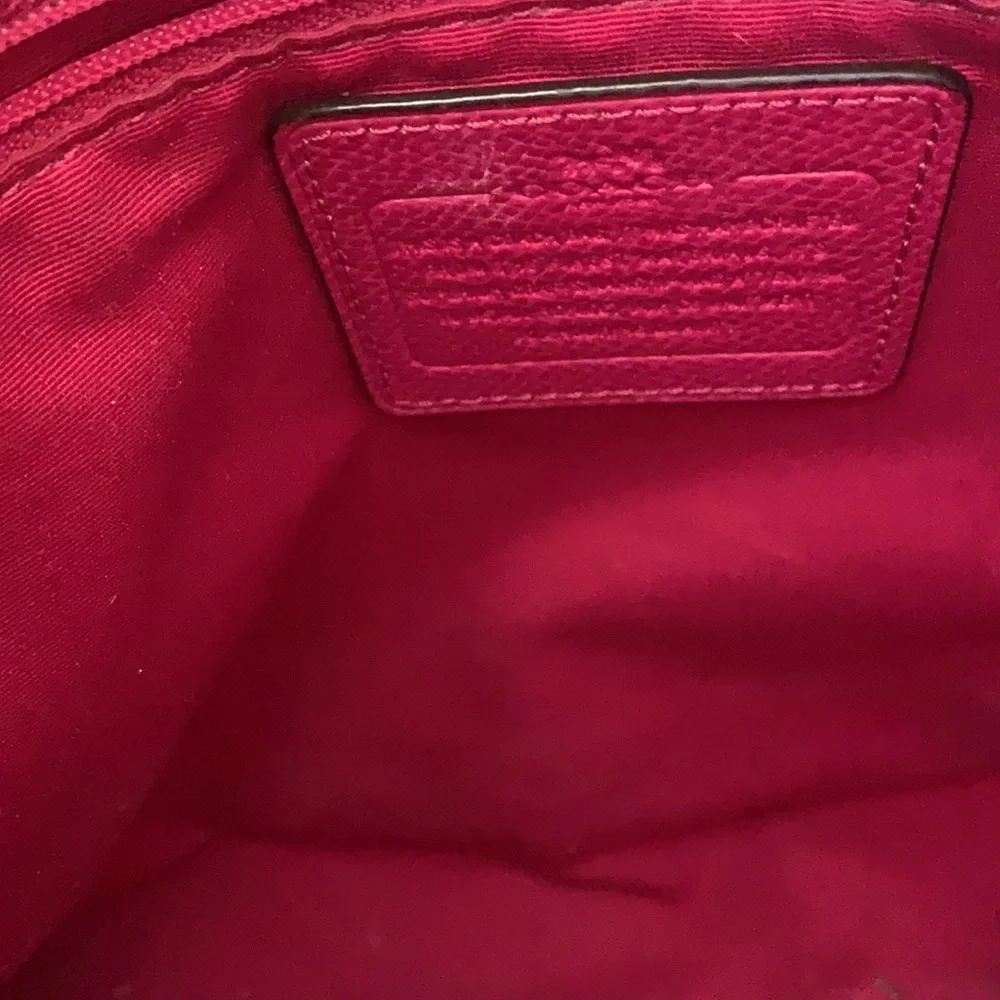 - Coach Signature Hobo Bag - Picture 8 of 11